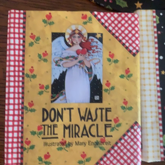 Mary Engelbreit books and decoration box - Picture 3 of 4